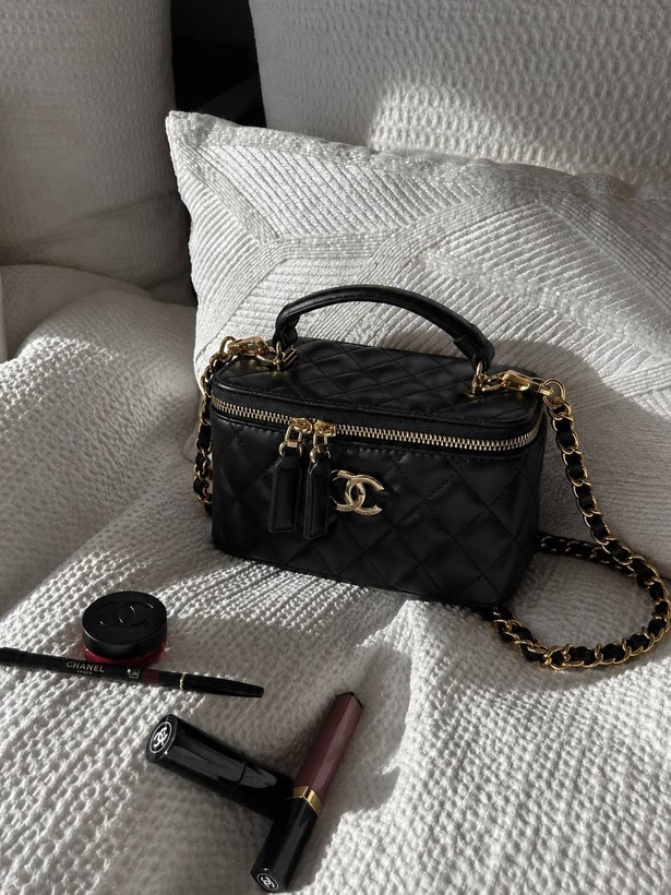 کیف زنانه شنل کرم