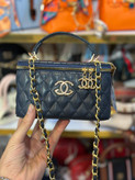 کیف زنانه شنل کرم